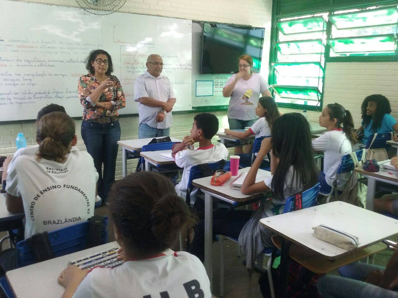 Vigilante visita escolas de Brazlândia e firma compromisso de lutar por demandas