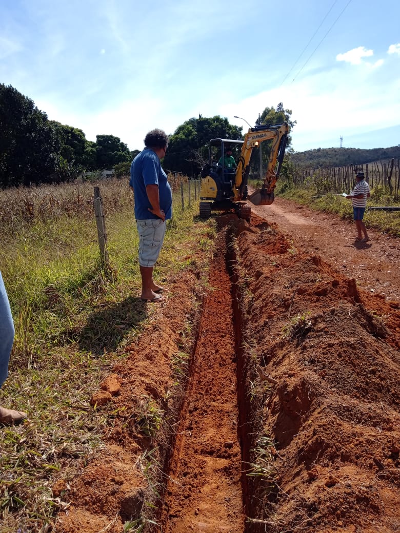 Obras de recuperação do canal de irrigação do Córrego das Corujas têm início com recursos destinados pelo deputado Chico Vigilante