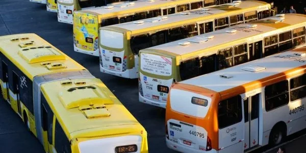 “Se tivéssemos ônibus decentes, não reclamaríamos de repassar dinheiro para as empresas”, diz Vigilante